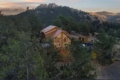 Image de Luxury Mountain Chalet w/hot tub, Sauna and Views. Sleeps 12