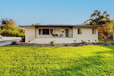 Image de Steps to Lake Hollingsworth! Dog-Friendly Retreat
