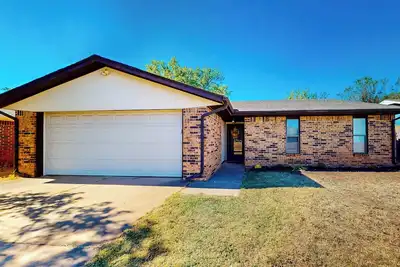 Image de 3br Near Osu w/ Fenced Yard, Patio & Grill