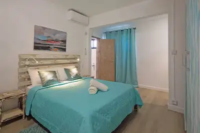 Image de Sam Chlo Laure - Appartement de 2 chambres avec Mini-Piscine - 70m de la Mer.