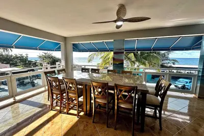 Image de Spacious Oceanfront Home  on the Beach 10 mins away from Rincón & Aguadilla | Swimming Pool