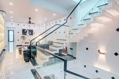 Image de 4br – New Modern Home – Walk to Beach + Restaurants + City Center – Near Airport