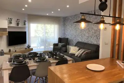 Image de Riera. Moderno piso reformado en el corazón de Roses