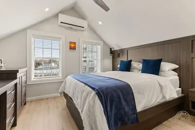 Image de The Captain’s Suite 301 Top-Floor Penthouse – Downtown