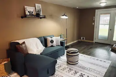 Image de Charming 2-Br, no cleaning fees, cozy fireplace