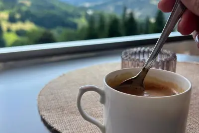 Image de Appartement « Cocon Familial en Montagne » avec vue sur les montagnes et balcon