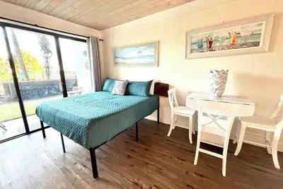 Image de Dockside Dream-Waterfront-Boat Slip-Downtown