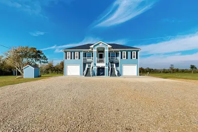 Image de 3br acreage next to the bayou w/ kayaks & Ac