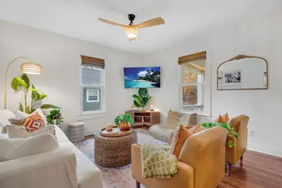 Image de Northshore Chattanooga Bungalow • Sleeps 6 • Walkable Location