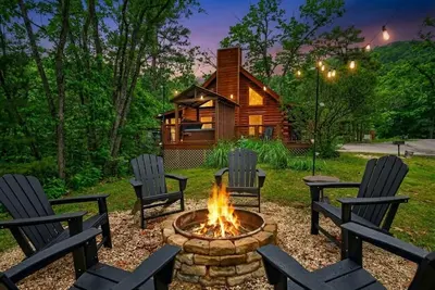 Image de Dollywood*Hottub*Theater*Game Room*Views*Private