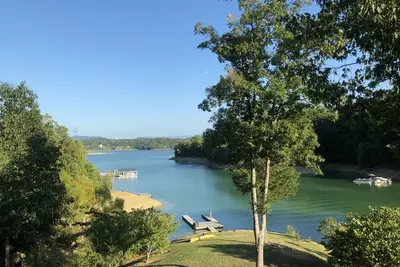 Image de Douglas Lakefront Family Retreat, Private Dock + Boat Ramp, Near Smoky Mountains