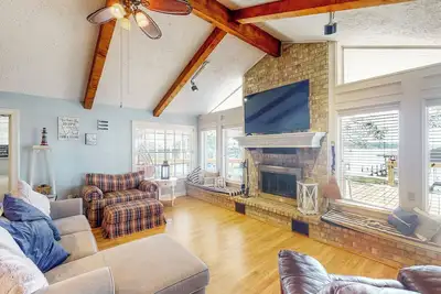 Image de Harbor Haven:  Lake Livingston Home!