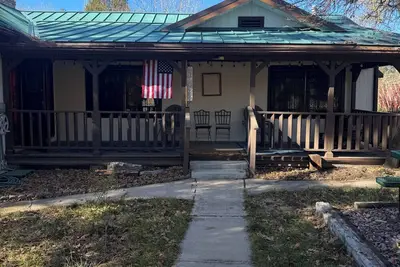 Image de Bright & Roomy Lake Cottage with Huge Bunk Room + Direct Pier Access