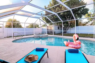 Image de New! 9mi to Ami with Hot Tub, Heated Pool, Game Room