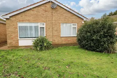 Image de 5 Overstone Drive, with a garden in Wisbech