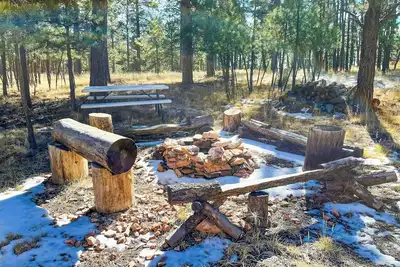 Image de 2br Mountain Cabin w/ scenic Views & wood stove