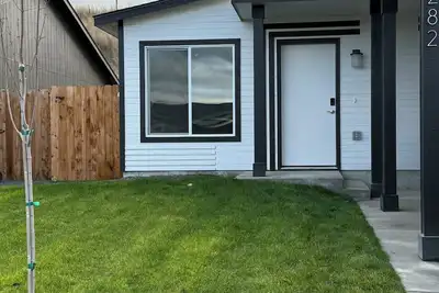 Image de Modern 3br Home • Brand New Build • Pet-Friendly • Near Amazon & Columbia River