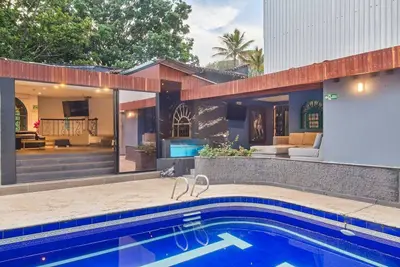 Image de Luxury Mansion Swimming pool, Xxl Jacuzzi, Turkish bath. 5 minutes from Lleras Park