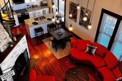 Image de Family Friendly sleeps 8. With pool table entertainment.