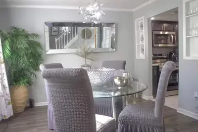 Image de \"Charming 2-bedroom townhome\" minutes from Downtown Norcross