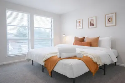 Image de Trendy 2br Retreat in A+ Location w/Lndry Gym&Pool