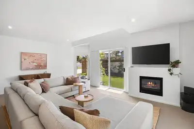 Image de Coastal Luxury in the heart of Torquay, 300m to beach