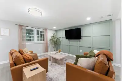 Image de Marvelous 4br Home w/ Fenced Patio & TVs in every room