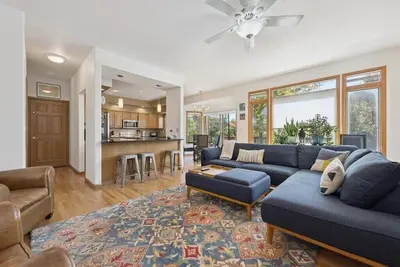 Image de Spacious 4-bedroom house with large yard/Bbq in tranquil east Boulder/Lafayette.