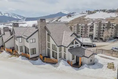 Image de Ski-in/ski-out 4-bedroom townhome in Crested Butte!
