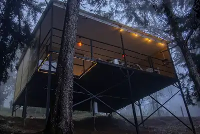 Image de Forest cabin located in the mountain with Jacuzzi