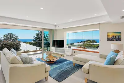 Image de Infinity Five | Ocean Views, Wifi | Accom Holidays