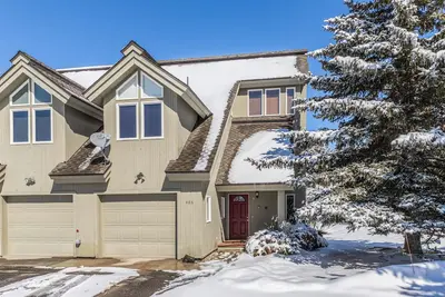 Image de Year-Round Base w/ Balcony & Mtn Views in Driggs!