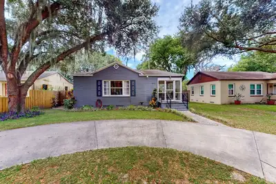 Image de Dog-Friendly Yard! Walkable Dixieland District Gem