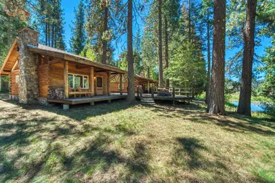 Image de 2 Riverfront, Dog-Friendly Cabins on 200 Acres