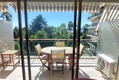 Image de Panorama vue mer dans le centre de Cannes piscine et parking à 5 min de la plage