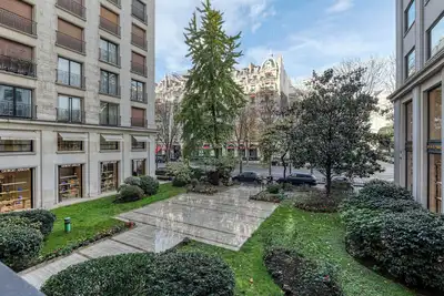 Montaigne Executive Suite