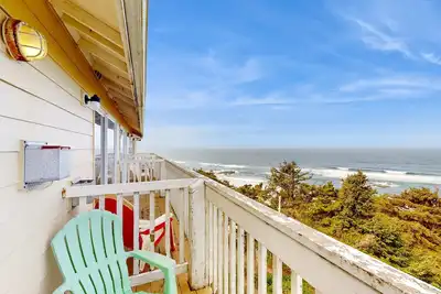 Image de Upper Level Studio with Sweeping Ocean Views Dog Friendly