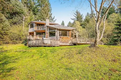 Image de Luxury Riverfront Home w/ Several Acres, Hot Tub & Swimming Holes - Dogs Ok