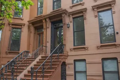 Image de 2-bedroom apartment in serene Brooklyn.