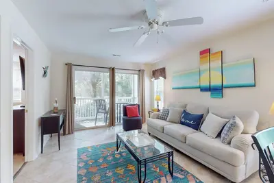 Image de Longs Cozy Haven: Stylish, Accessible Retreat