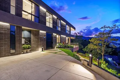 Image de Iconic Villa • Club • Pool • View• 15 Min Provenza