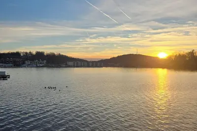 Image de Cozy 1-bedroom lakefront  cottage on beautiful Lake Mahopac. Come enjoy!