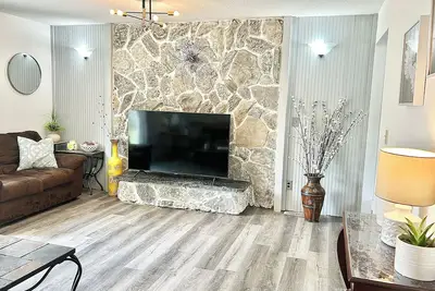 Andover Charm, Perfect for Long-term Stay