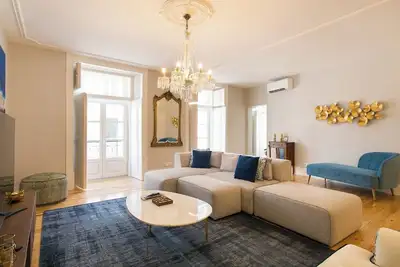 Image de Chiado deluxe gem 4bdr amazing apartment!