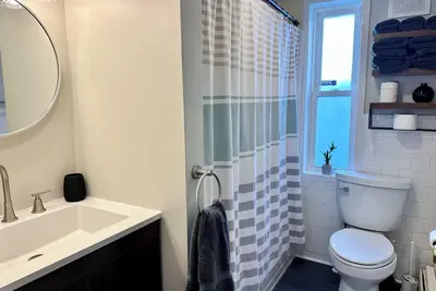 Image de Modern 2br in Federal Hill, Parking, Walk to Atwells & Broadway