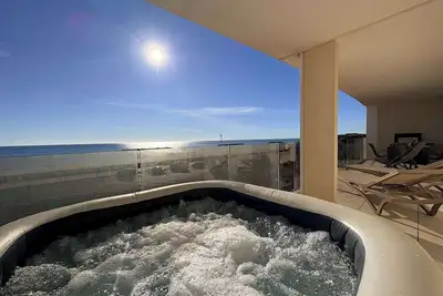 Image de Valras’Loc Archipel Capri – Jacuzzi avec Vue Mer