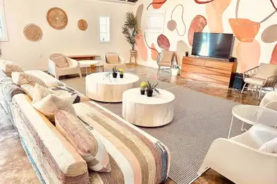 Image de The Nordic Haven Atl - Hot Tub - 7 bedroom - 5000 sq ft - ping pong