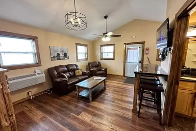 Image de By The Way - 2 Bedroom Efficiency Luxury Cabin