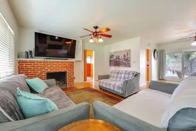 Image de Hot Tub, Patio & Outdoor Games at Visalia Home