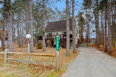 Image de Spacious Home with deck, grill  & added Crystal Mountain Amenities